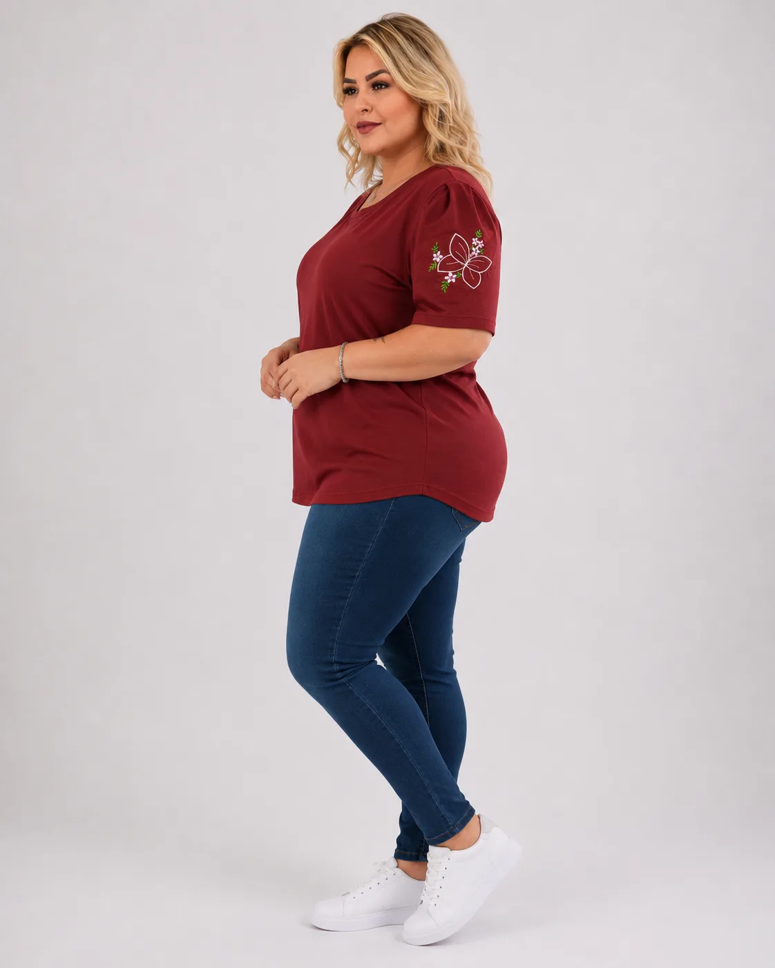 Blusa Feminina Plus Size Bordada lado ou costas