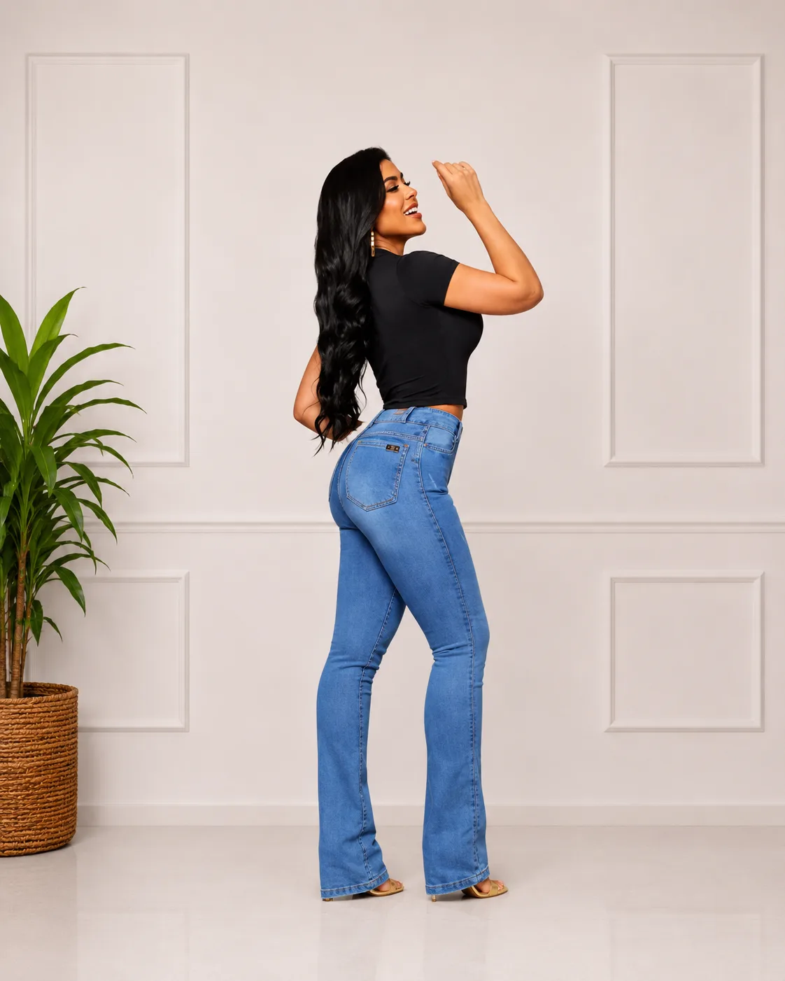 Calça Jeans Flare Feminina lado ou costas